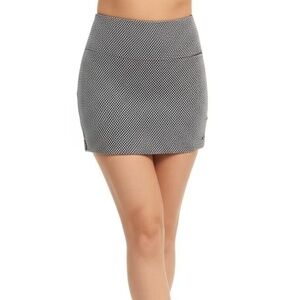 SC & Co Skort White Black Geometric Pull-On‎ Stretchy Modern Streetstyle